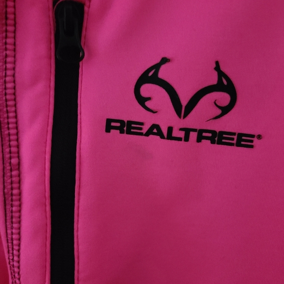 Realtree quarterzip pullover. - Picture 2 of 5